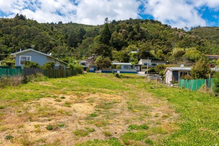 Photo of property in 84 Waikawa Road, Picton, 7220