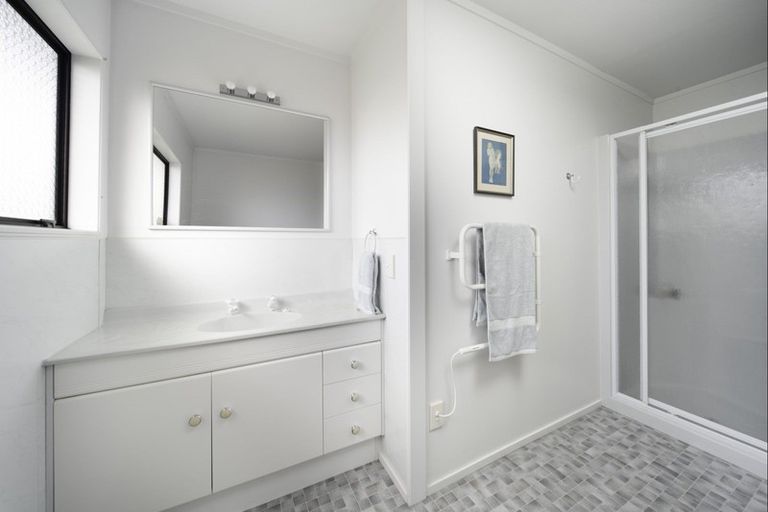 Photo of property in 2/108 Western Hills Drive, Kensington, Whangarei, 0112