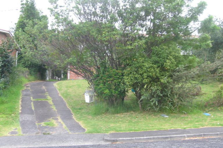 Photo of property in 12 Wykeham Place, Glenfield, Auckland, 0629