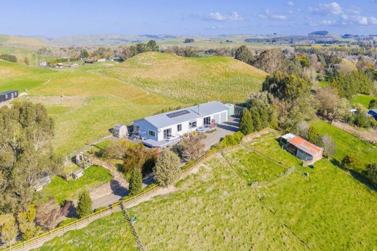 Photo of property in 89 Tiffen Lane, Waipawa, 4210