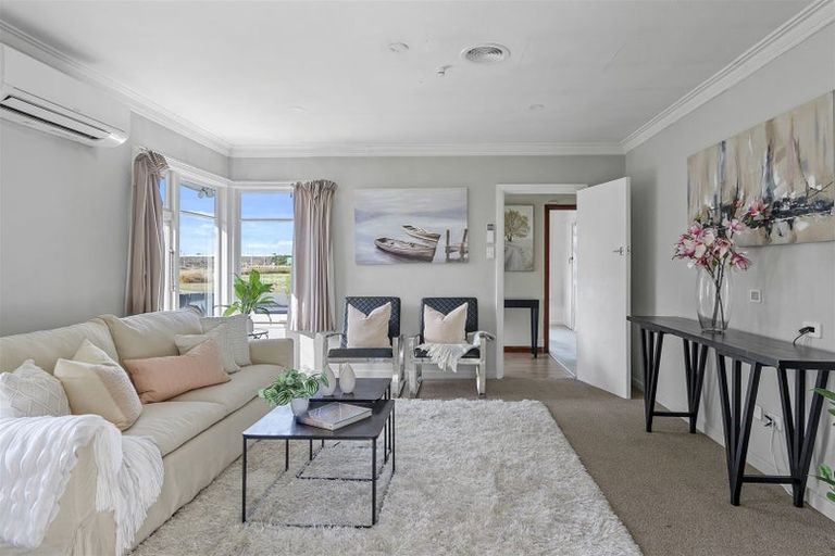 Photo of property in 17 Grimseys Road, Redwood, Christchurch, 8051