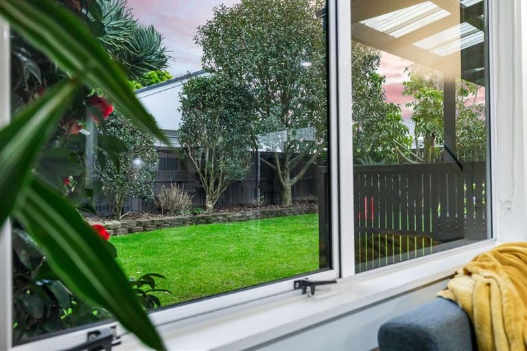 Photo of property in 2/41 Colwill Road, Massey, Auckland, 0614