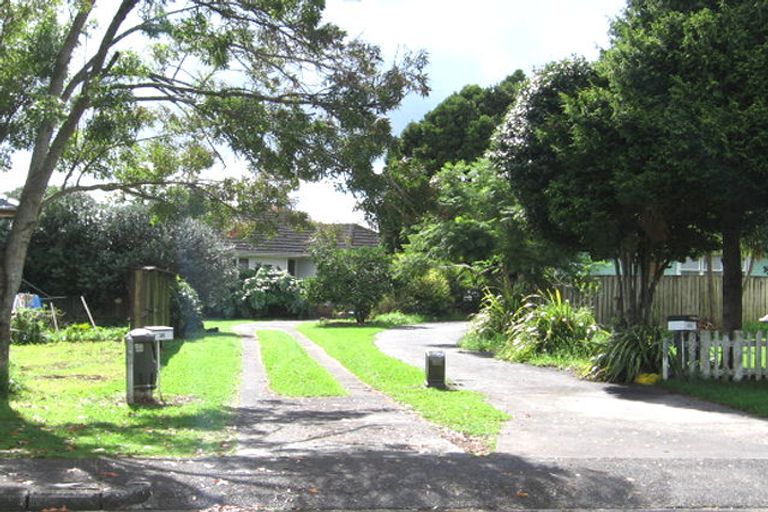 Photo of property in 32 Enderby Drive, Te Atatu Peninsula, Auckland, 0610