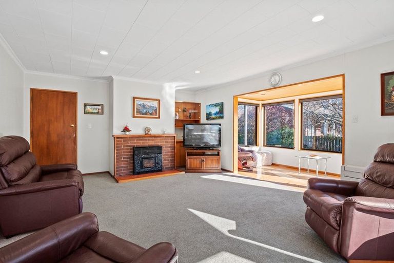 Photo of property in 42 Adamson Drive, Arrowtown, 9302