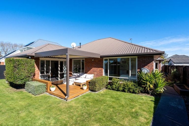 Photo of property in 2/14 Bentley Street, Russley, Christchurch, 8042