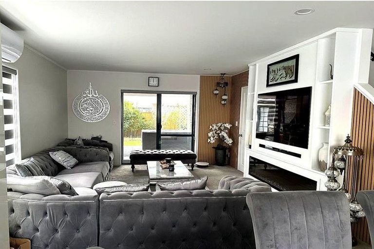 Photo of property in 16 Kora Avenue, Ranui, Auckland, 0612