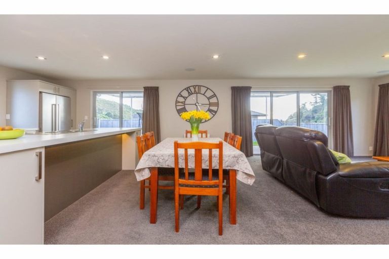 Photo of property in 3 Tussock Place, Stoke, Nelson, 7011