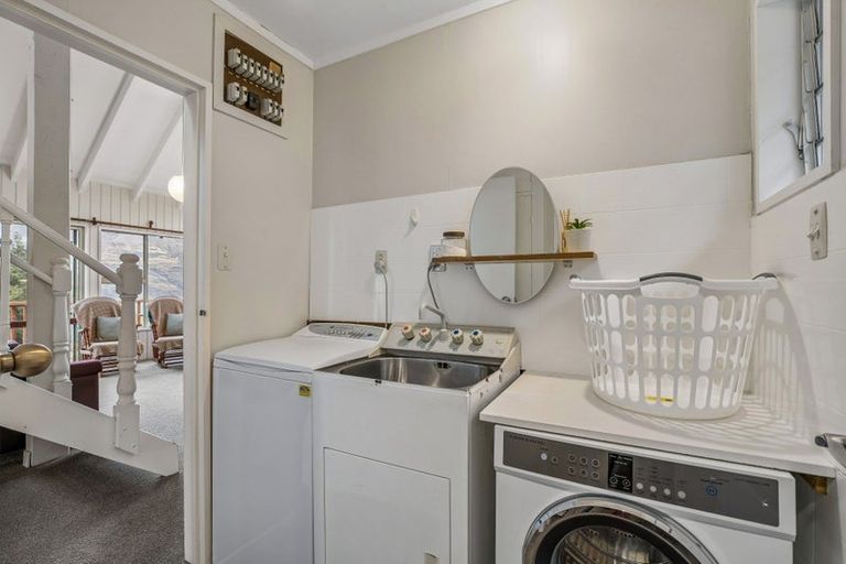 Photo of property in 21 Watts Road, Fernhill, Queenstown, 9300