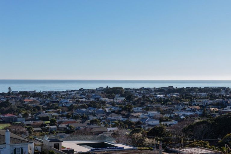 Photo of property in 28 Lismore Street, Strandon, New Plymouth, 4312