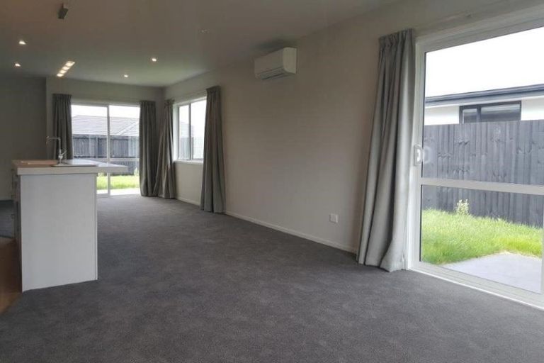 Photo of property in 22 Dunlops Crescent, Marshland, Christchurch, 8083