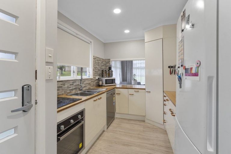 Photo of property in 134 Driver Crescent, Cannons Creek, Porirua, 5024