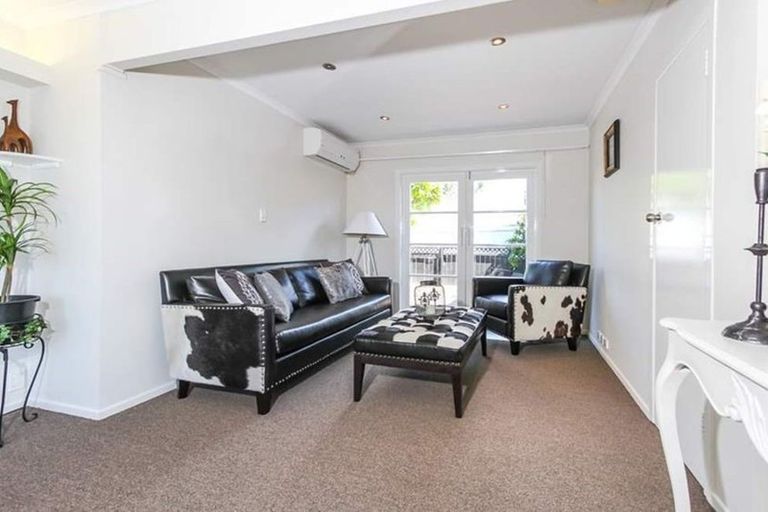 Photo of property in 1/14 Koromiko Street, New Lynn, Auckland, 0600