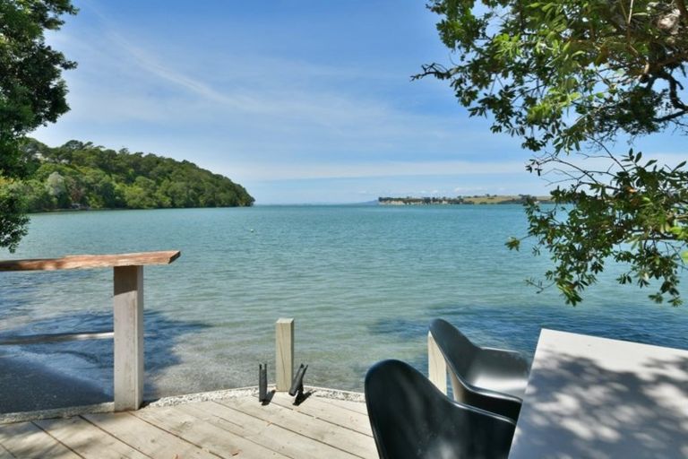 Photo of property in 254 Wade River Road, Wade Heads, Whangaparaoa, 0932