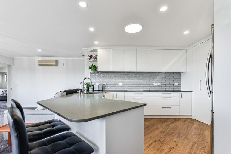 Photo of property in 21 Highgrove Drive, Grandview Heights, Hamilton, 3200