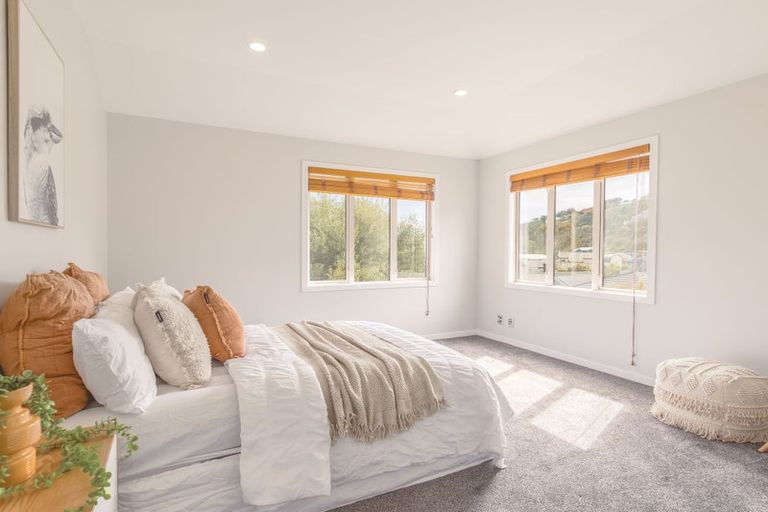 Photo of property in 16 Basil Place, Mount Pleasant, Christchurch, 8081