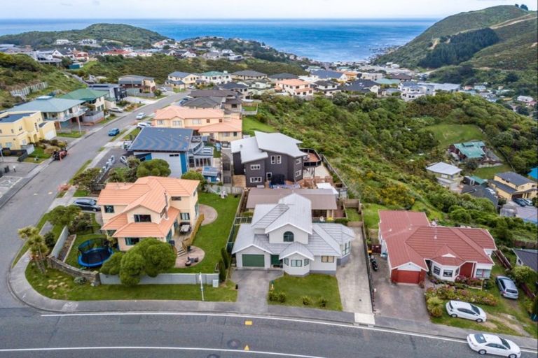 Photo of property in 7 Murchison Street, Island Bay, Wellington, 6023
