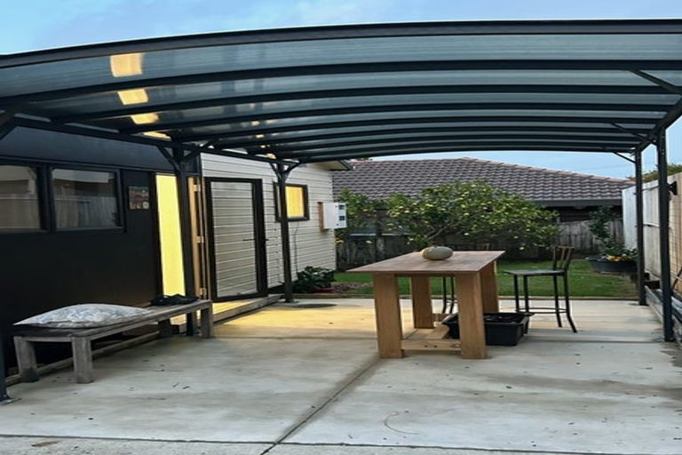 Photo of property in 46 Surf Road, Stanmore Bay, Whangaparaoa, 0932