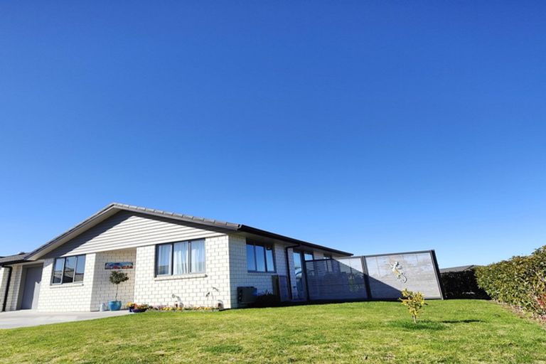 Photo of property in Waterview Estate, 44/4 Greystone Place, Omokoroa, 3114