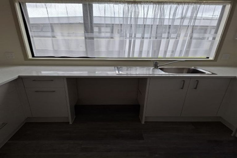 Photo of property in 7a Abel Tasman Avenue, Henderson, Auckland, 0610