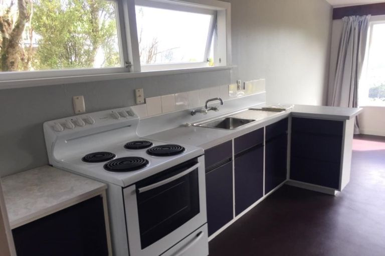 Photo of property in 55 Huntingdon Street, Northland, Wellington, 6012