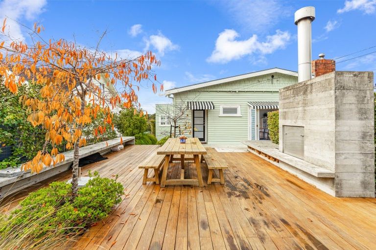 Photo of property in 41 Hanlon Crescent, Narrow Neck, Auckland, 0624
