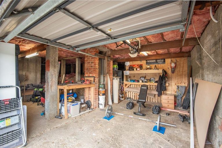 Photo of property in 30 Scotland Terrace, Green Island, Dunedin, 9018