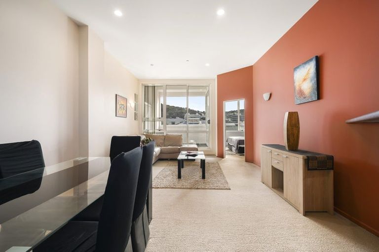 Photo of property in Stadium Garden Flats, 205/107 Thorndon Quay, Pipitea, Wellington, 6011