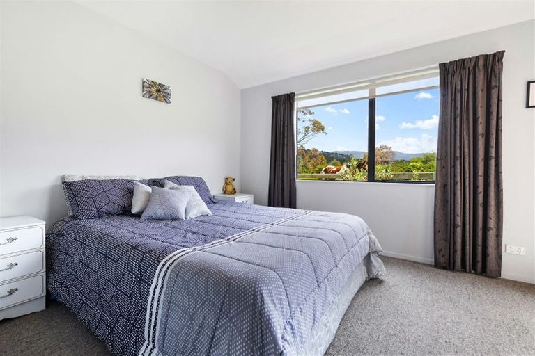 Photo of property in 68 South Kensington Way, Henderson, Auckland, 0612