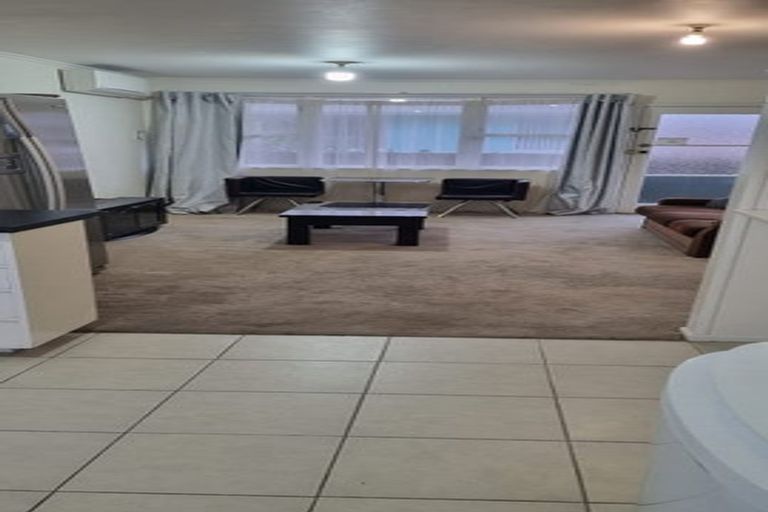 Photo of property in 85 Lincoln Road, Henderson, Auckland, 0610