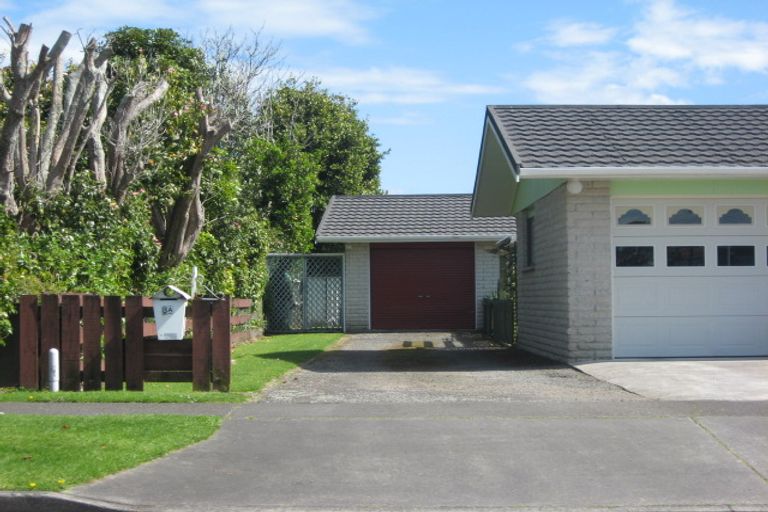 Photo of property in 8a Queens Road, Glen Avon, New Plymouth, 4312