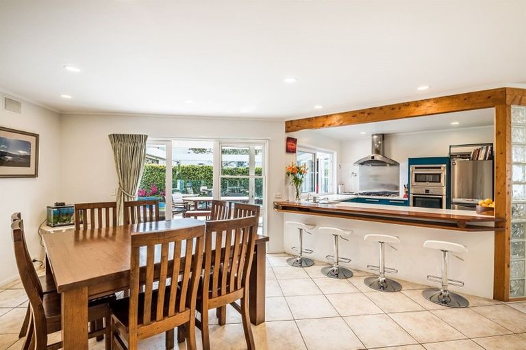 Photo of property in 2/24 Lake Pupuke Drive, Takapuna, Auckland, 0622