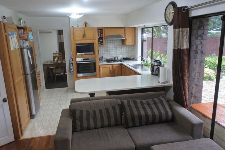 Photo of property in 110 Everglade Drive, Totara Heights, Auckland, 2105