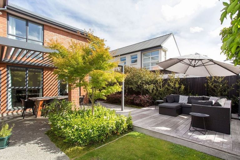 Photo of property in 89a Hawthorne Street, Strowan, Christchurch, 8052