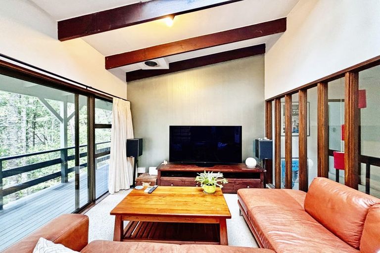 Photo of property in 20 Langstone Place, Chatswood, Auckland, 0626