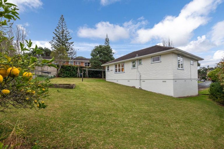 Photo of property in 72 Blakeborough Drive, Forrest Hill, Auckland, 0620