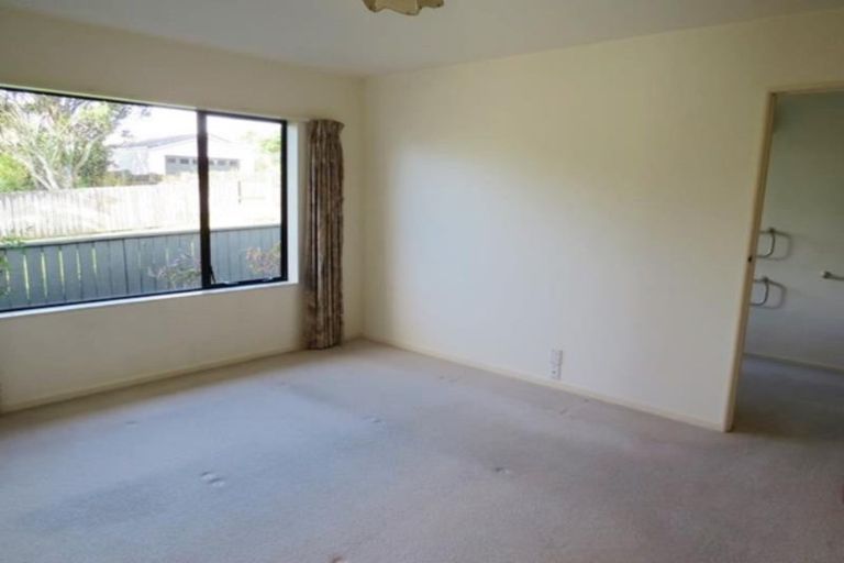 Photo of property in 5 Kellyville Heights, Merrilands, New Plymouth, 4312