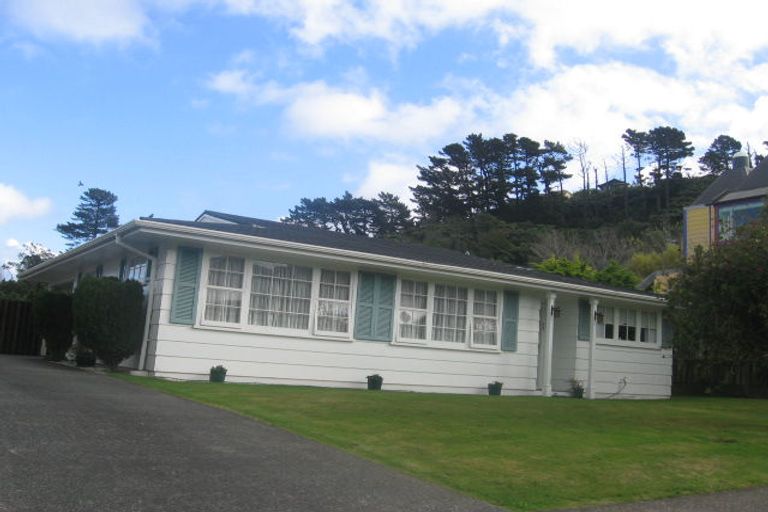 Photo of property in 99 Tirohanga Road, Tirohanga, Lower Hutt, 5010