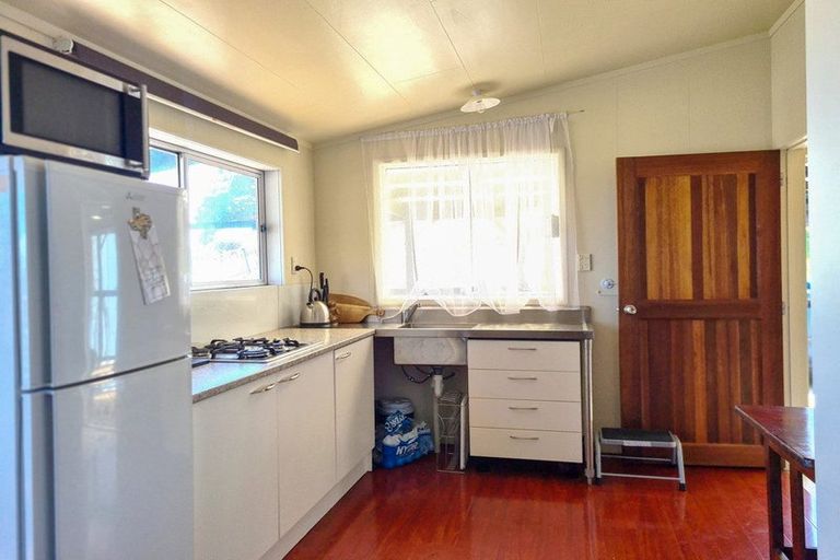 Photo of property in 4 Stratford Drive, Cable Bay, 0420