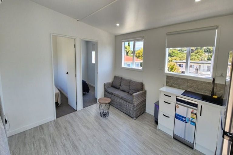 Photo of property in 69a Huatoki Street, Vogeltown, New Plymouth, 4310