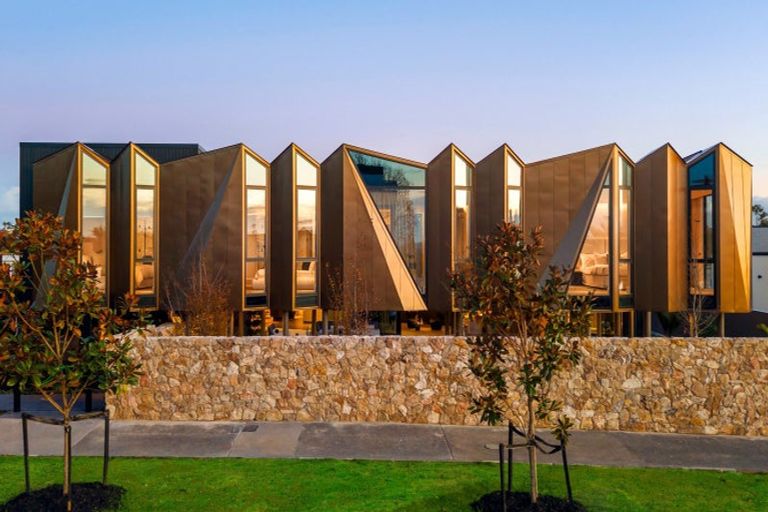 Photo of property in 32 Tuhaere Street, Orakei, Auckland, 1071