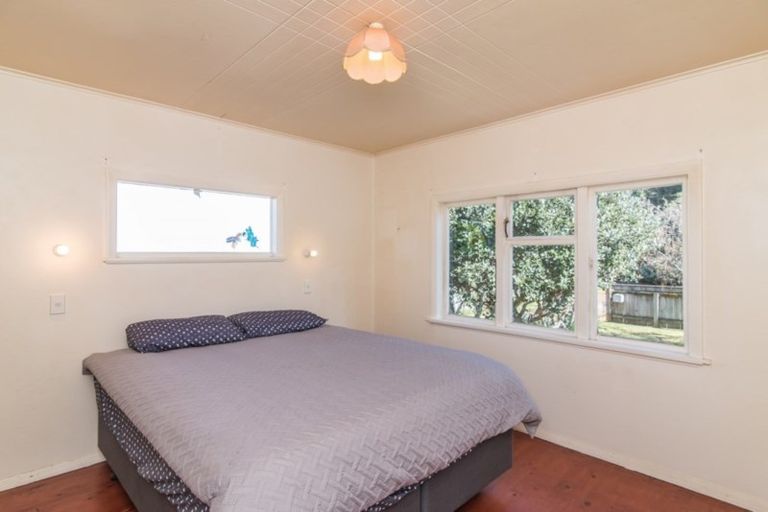 Photo of property in 37 Dale Road, Raumati South, Paraparaumu, 5032