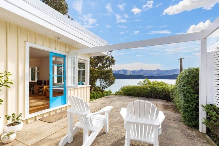 Photo of property in 40 Andersons Road, Charteris Bay, Lyttelton, 8971