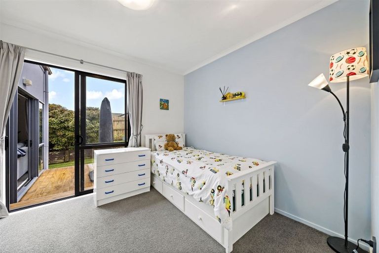 Photo of property in 1 Pyrite Street, Westgate, Auckland, 0614