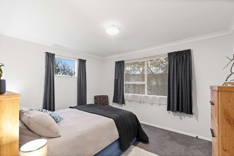Photo of property in 42 Geraldine Crescent, Cloverlea, Palmerston North, 4412