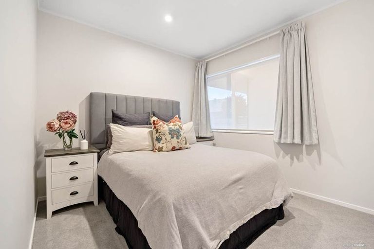 Photo of property in 1/14 Kallaroo Place, Botany Downs, Auckland, 2010