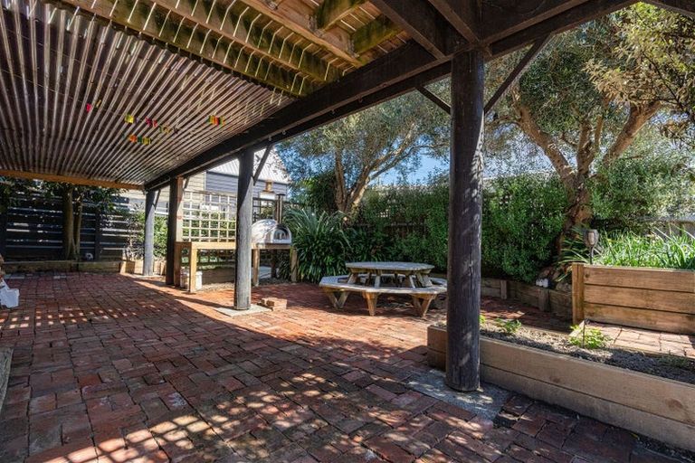 Photo of property in 2 Tahi Road, Paraparaumu Beach, Paraparaumu, 5032