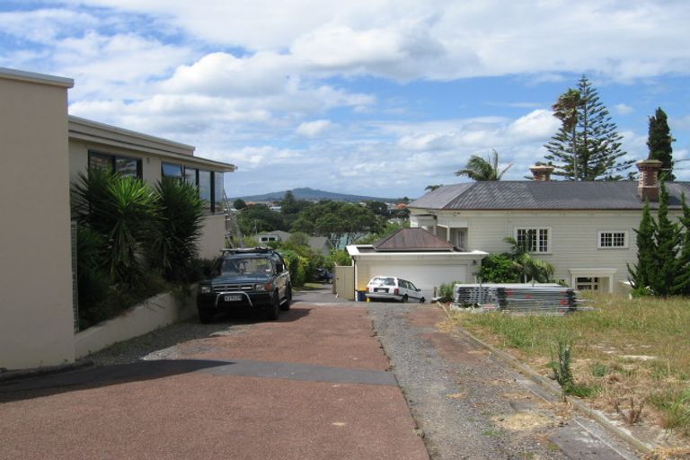 Photo of property in 23 Hinemoa Street, Birkenhead, Auckland, 0626