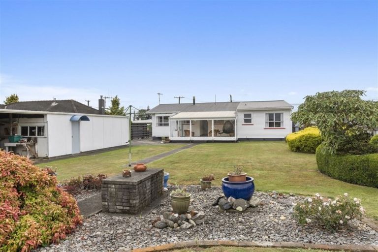 Photo of property in 18 Bledisloe Street, Levin, 5510