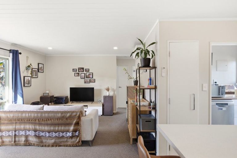 Photo of property in 65 Coopers Road, Dallington, Christchurch, 8061