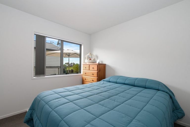 Photo of property in 11 Kamahi Crescent, Papamoa Beach, Papamoa, 3118